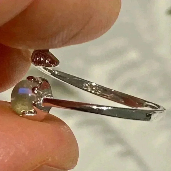 🍀 Gorgeous Sterling Silver 🍀  Shining stones ring - Picture 4 of 4